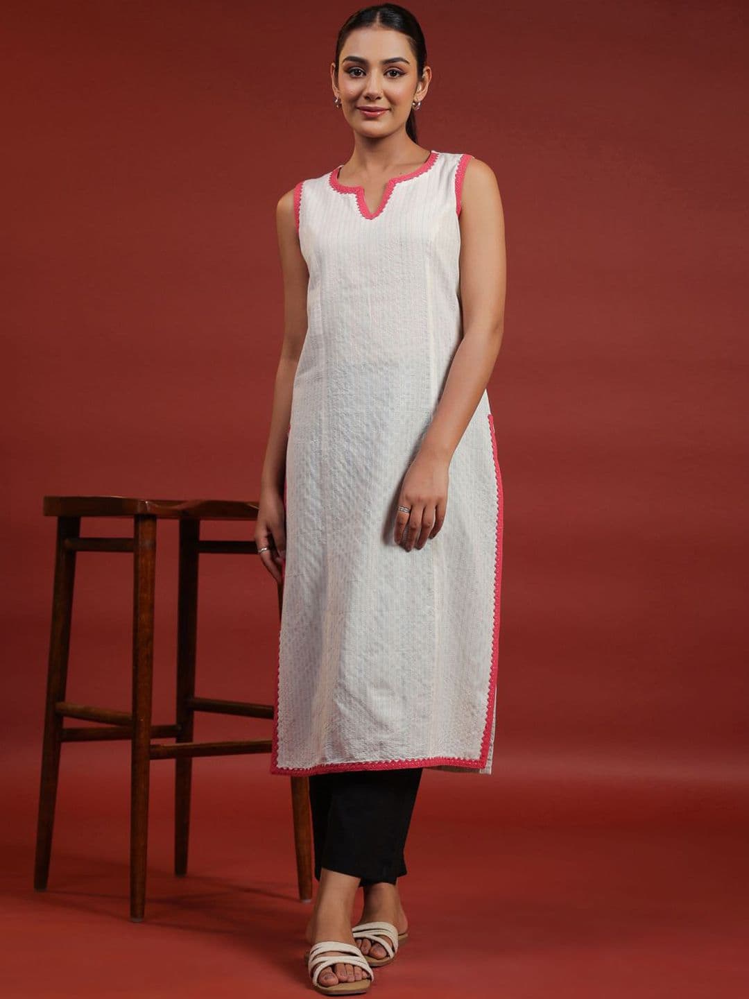 anayna Women Geometric Thread Work Pastels Dobby Kurta - view 1