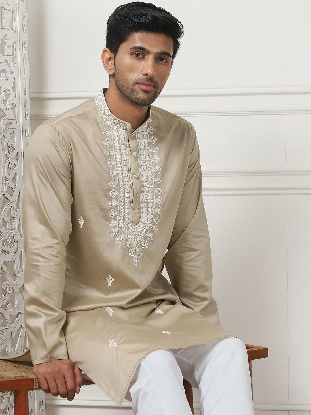 Jompers Floral Embroidered Mandarin Collar Thread Work Straight Cotton Silk Kurta - view 1
