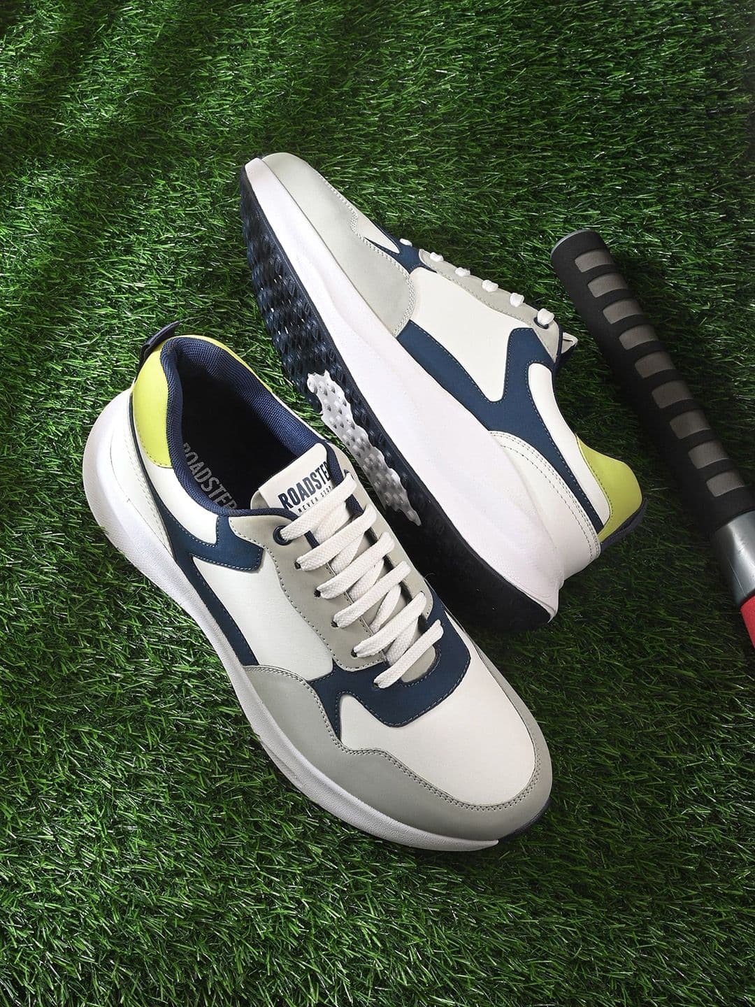 The Roadster Lifestyle Co Men Colorblocked Antiskid Gym Shoes - view 1