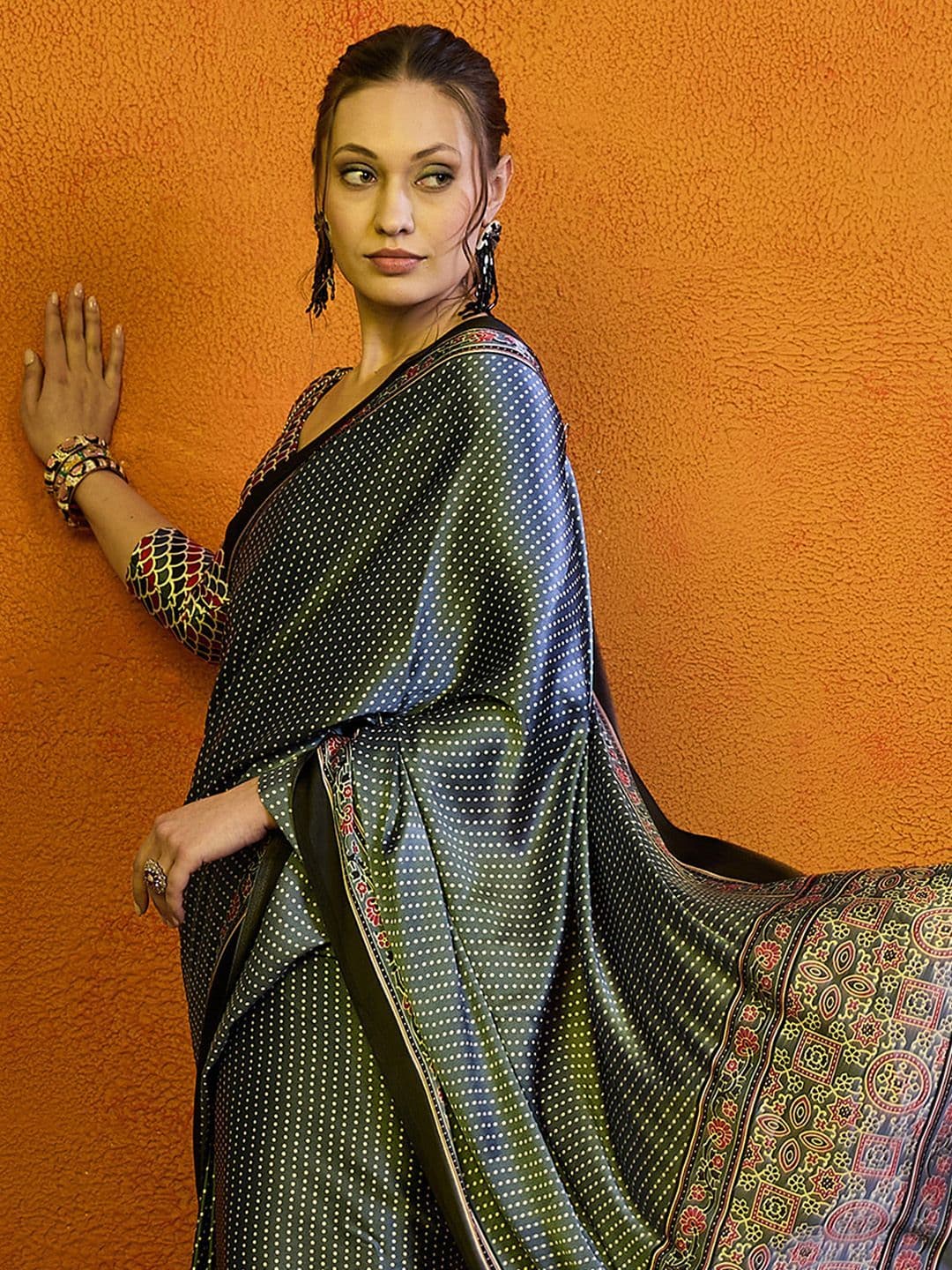 Sangria Block Printed Saree With Blouse - view 1