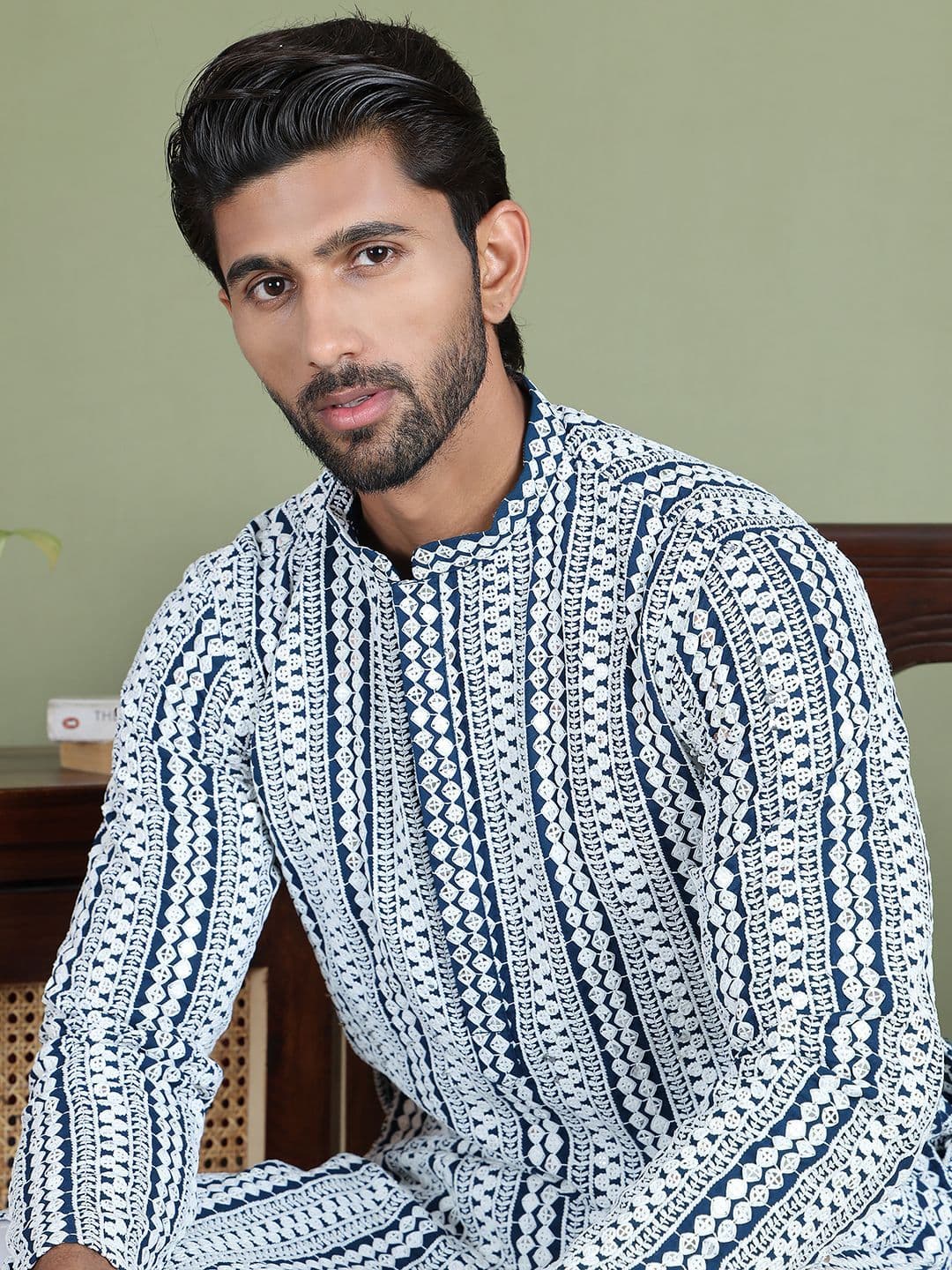 Jompers Geometric Embroidered Mirror Work Mandarin Collar Straight Kurta - view 1