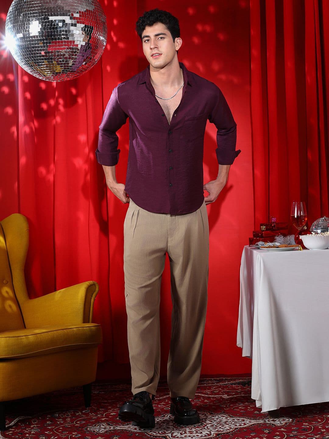 CAHOOT Men Regular Fit Solid Casual Shirt - view 1