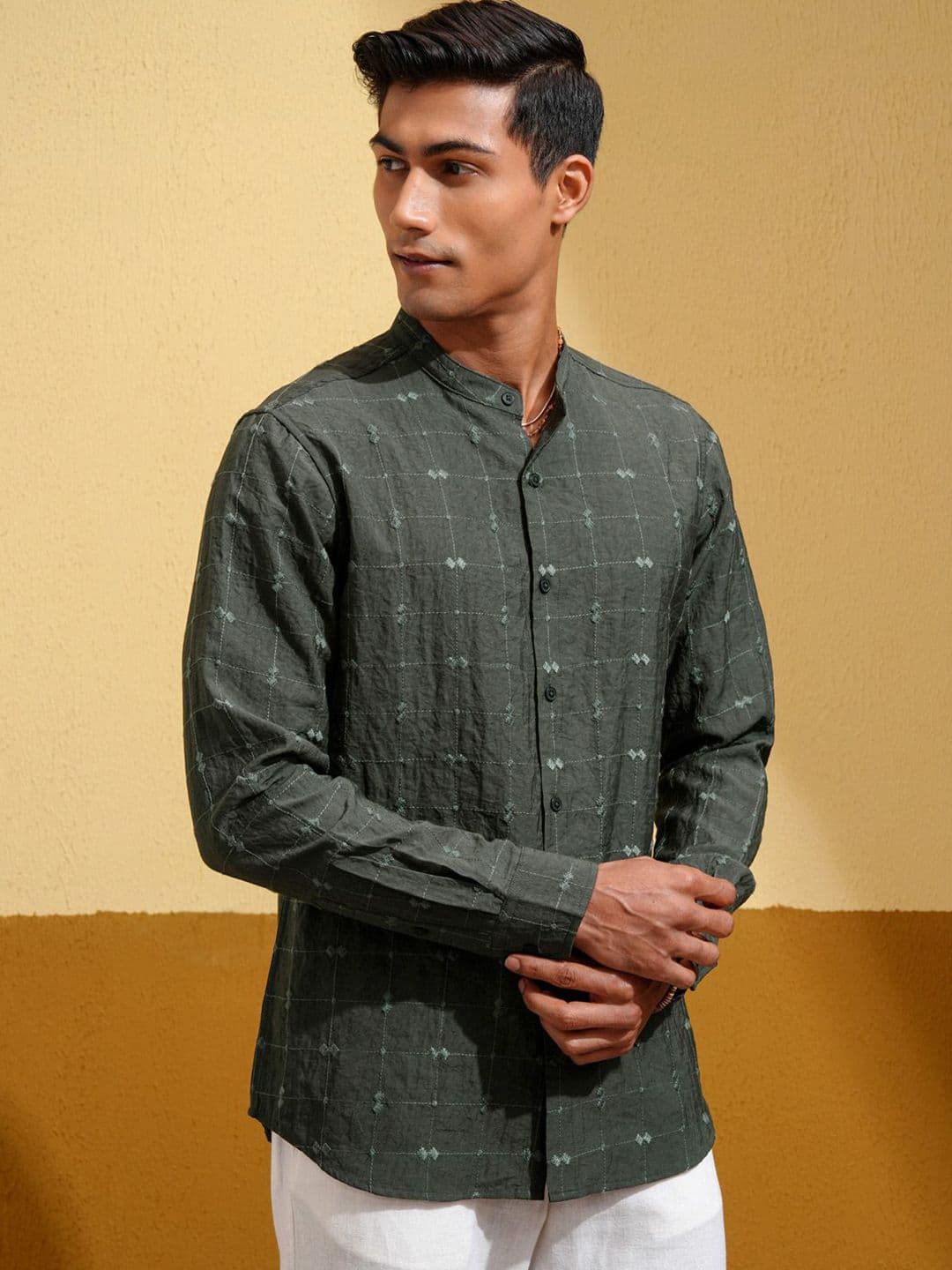 HIGHLANDER Men Slim Fit Checked Opaque Casual Shirt - view 1