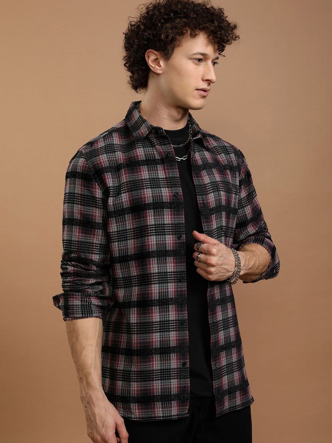 HIGHLANDER Men Spread Collar Checked Slim Fit Casual Shirt - view 1