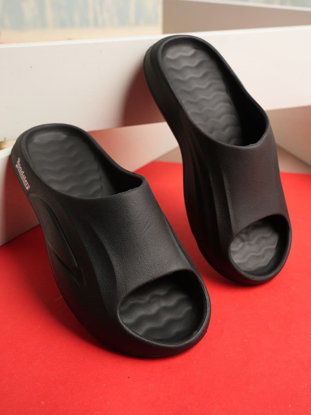 The Roadster Lifestyle Co. Men Comfort Sliders - view 1