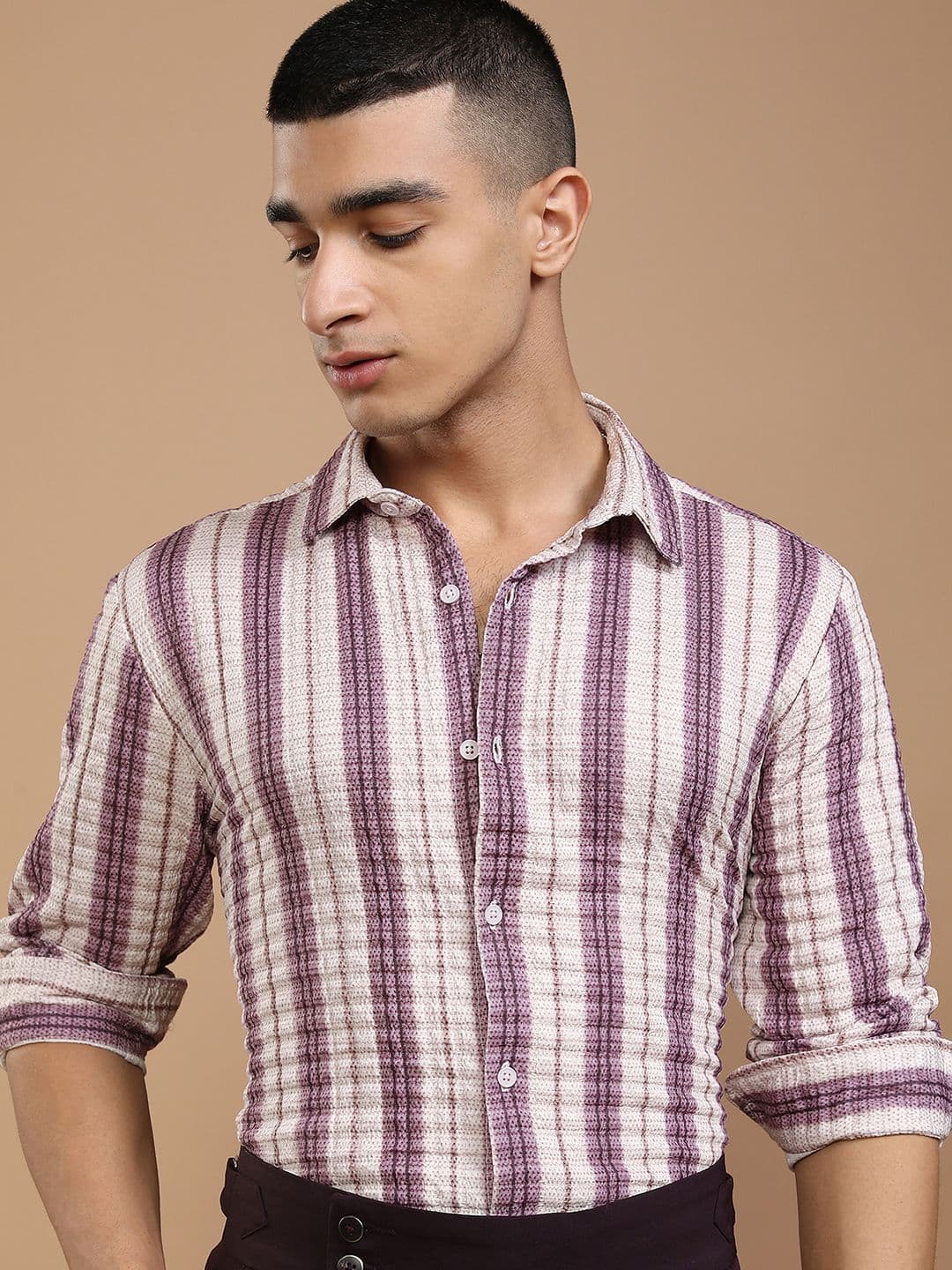 HIGHLANDER Men Opaque Vertical Striped Cotton Casual Shirt - view 1