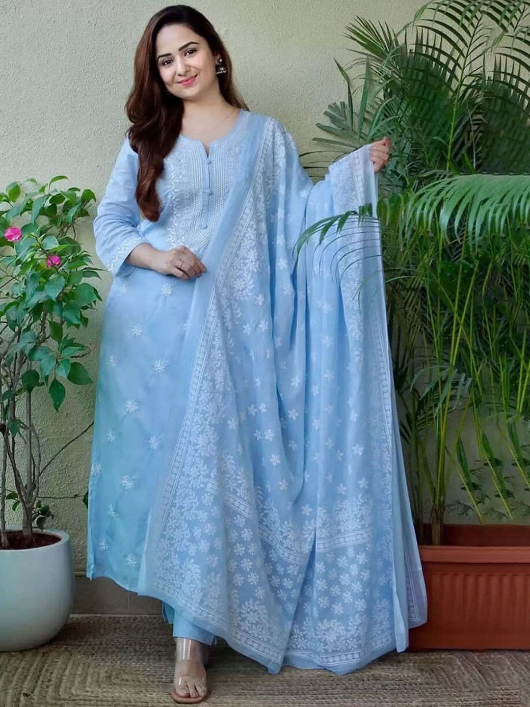 DIVASTRI Floral Embroidered Notch Neck Straight Kurta With Trousers & Dupatta - view 1