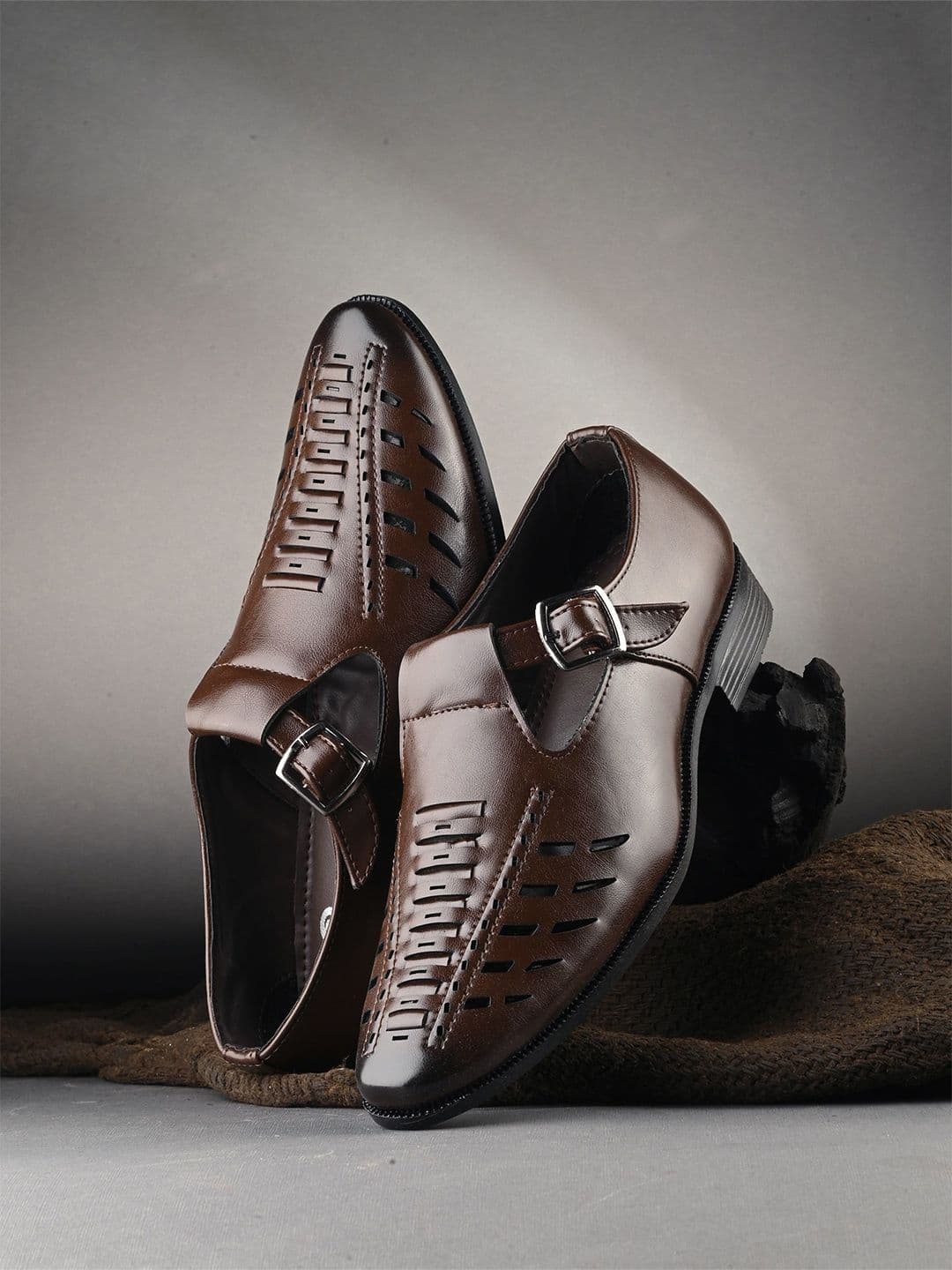 port Men Shoe-Style Roman Sandals - view 1