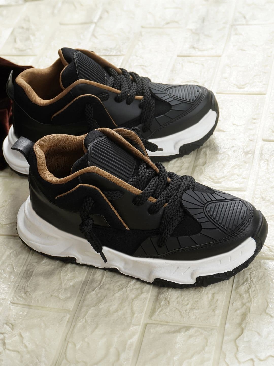 LeatherKraft Men Mesh Walking Non-Marking Air Max Lace-up Sports Shoes - view 1