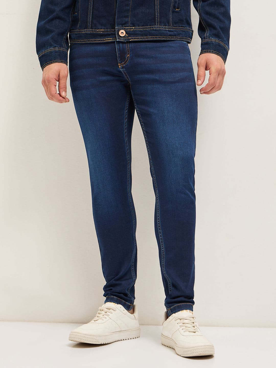 THE BEAR HOUSE Men Solid Skinny Fit Mid-Rise Light Fade Stretchable Cotton Jeans - view 1