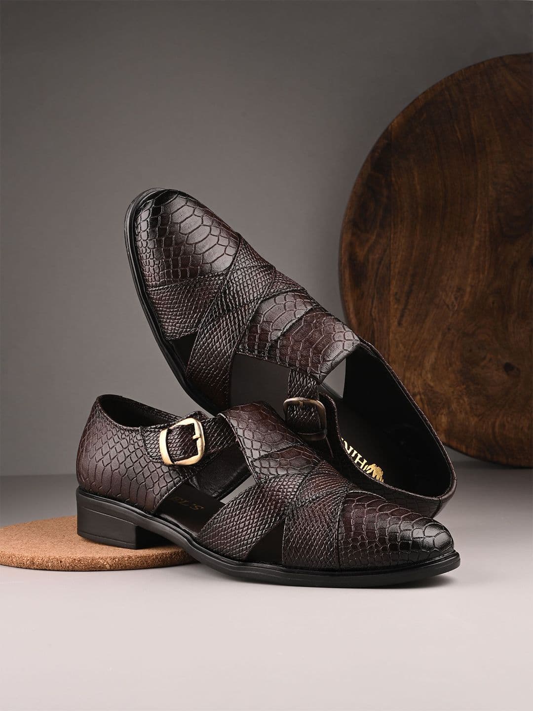 Hirels Men Snake Print Peshawari Shoe-Style Sandals - view 1