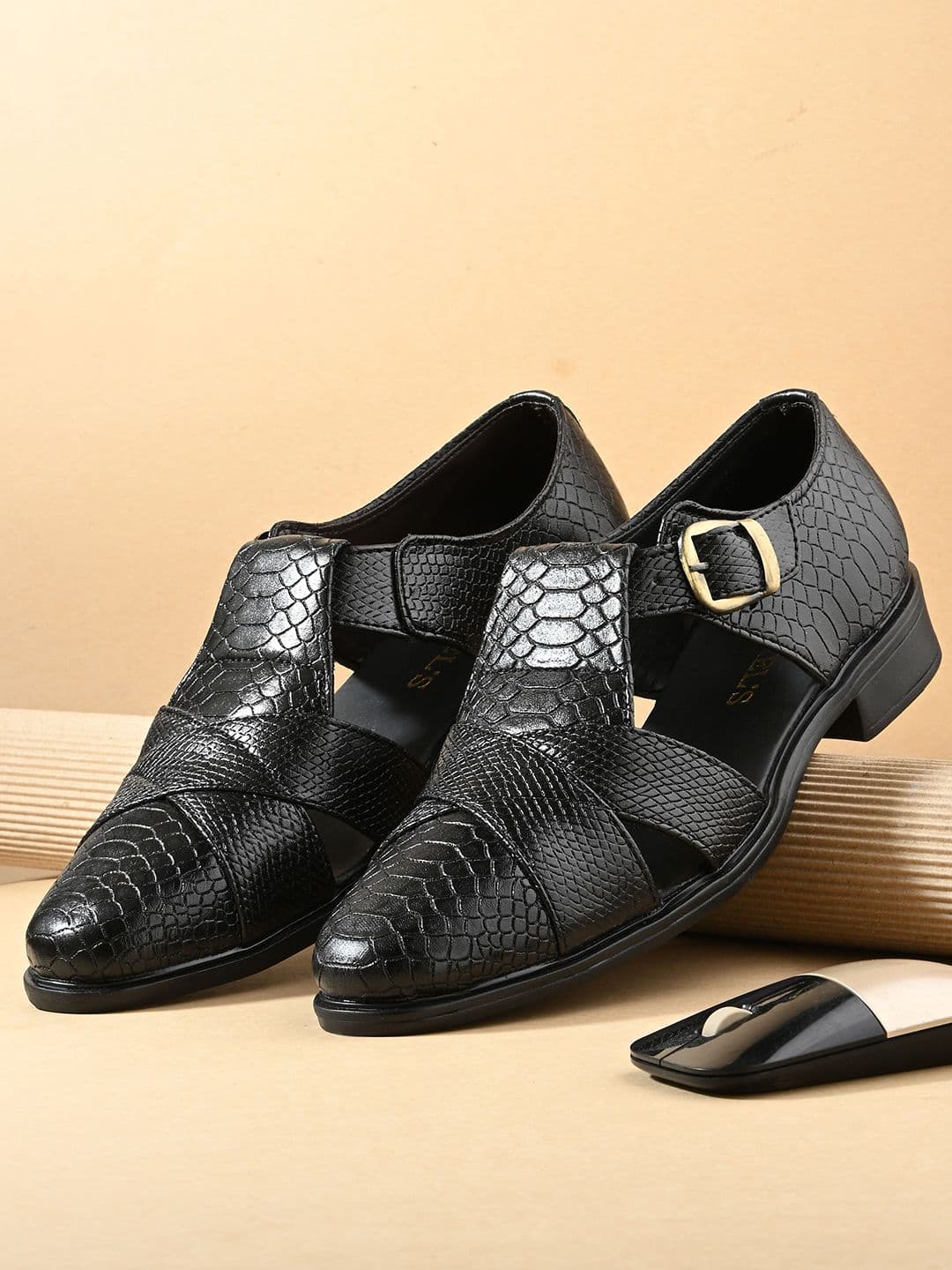 Hirels Men PU Shoe-Style Sandals - view 1