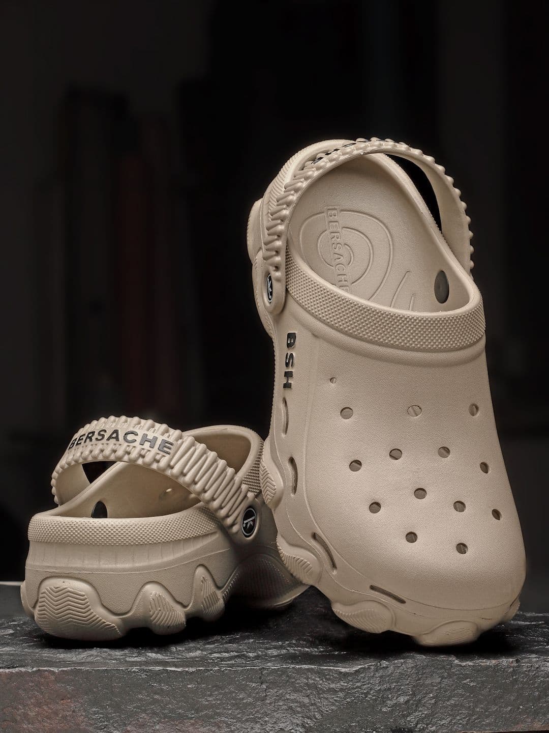 BERSACHE Men Rubber Clogs - view 1