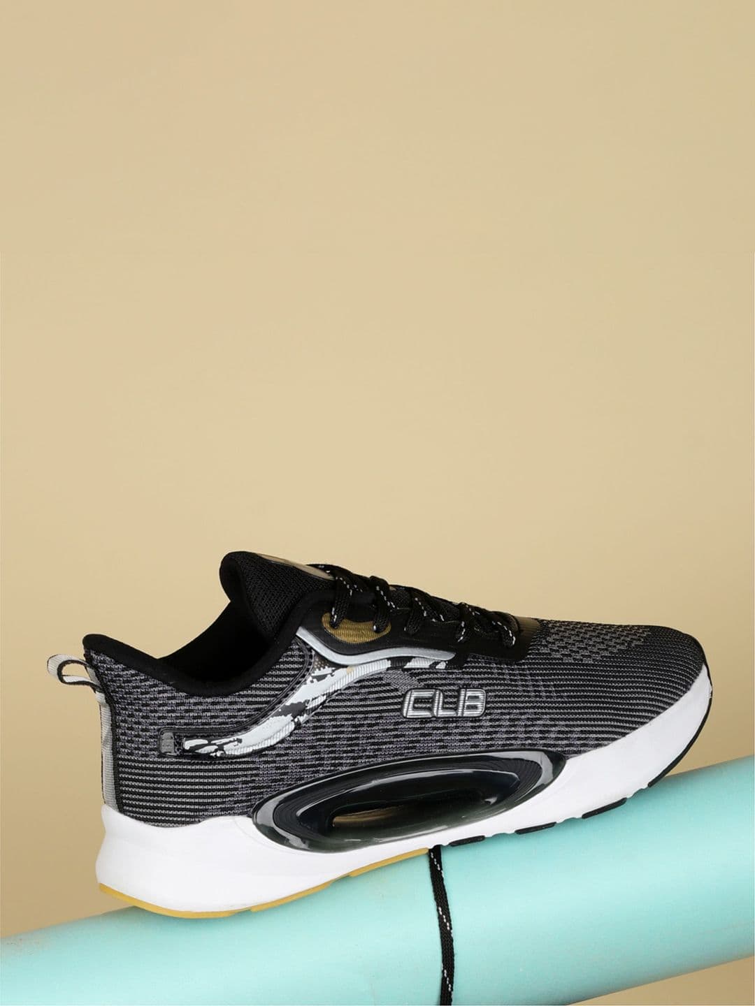Columbus Men Running Non-Marking Shoes - view 1