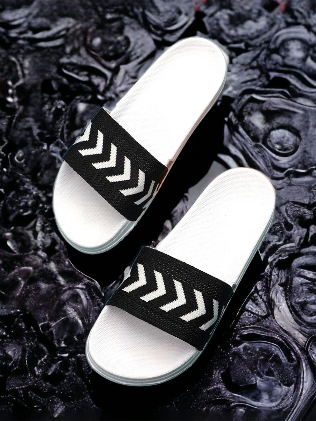 KAPYANSH Men Printed Sliders - view 1