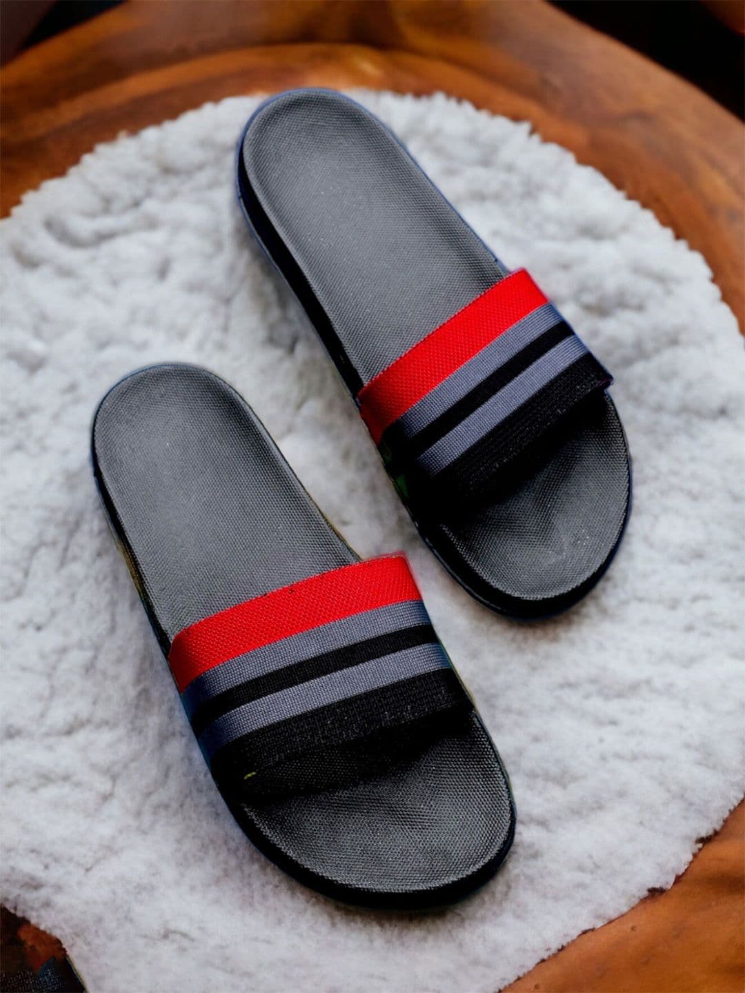 KAPYANSH Men Printed Sliders - view 1