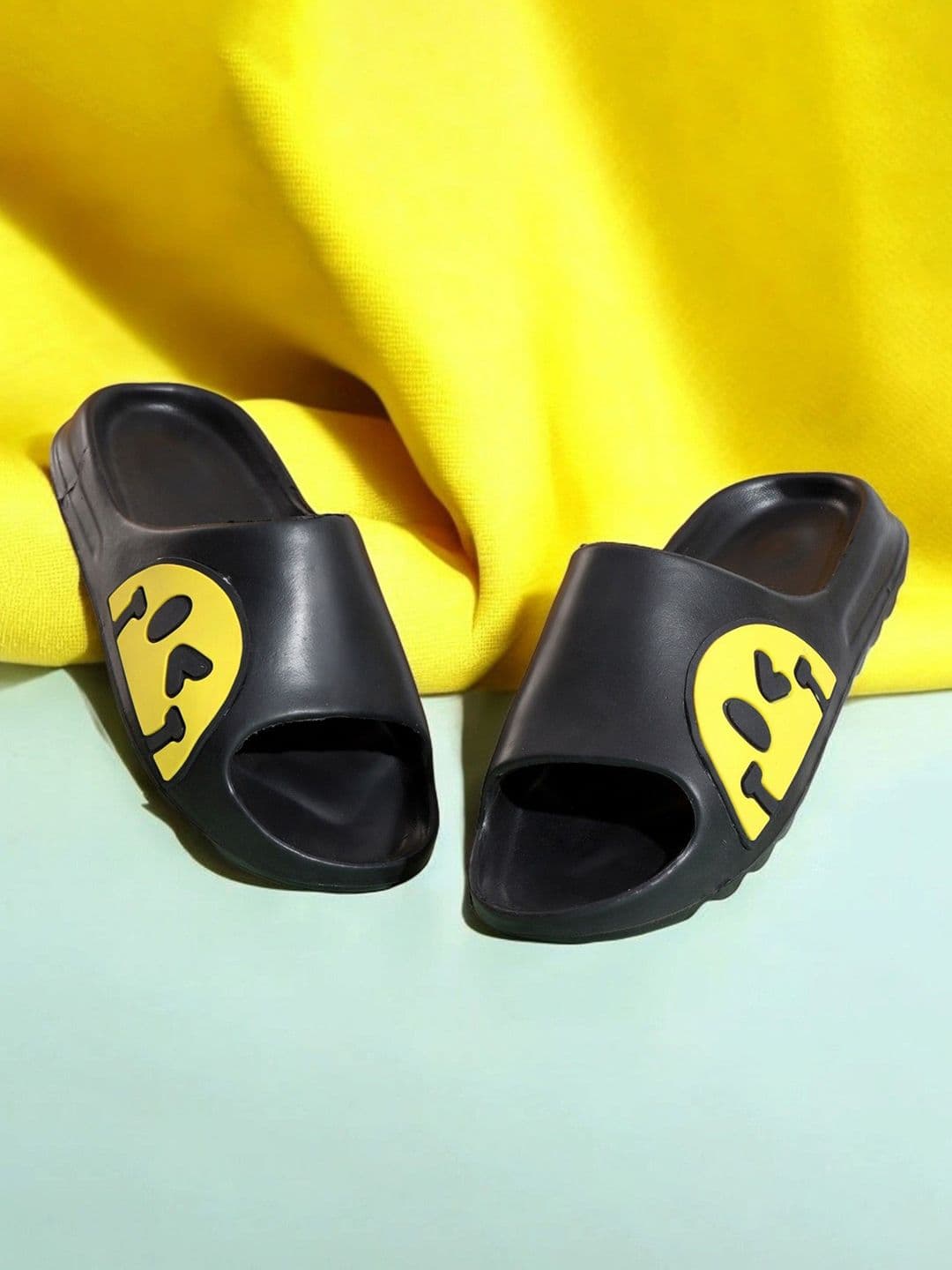 KAPYANSH Men Printed Rubber Sliders - view 1