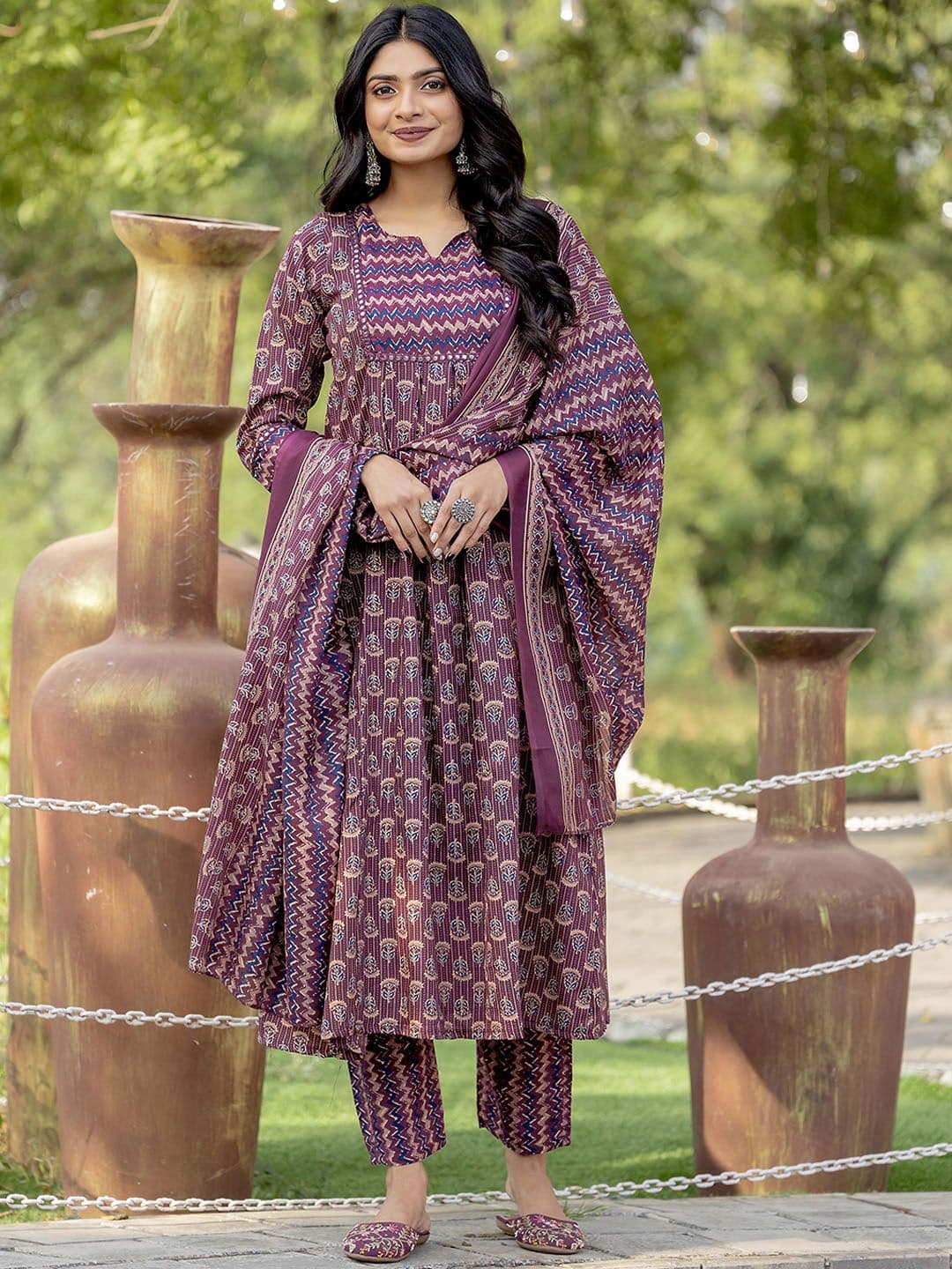 Rajnandini Women Floral Embroidered Regular Thread Work Kurti with Trousers & With Dupatta - view 1