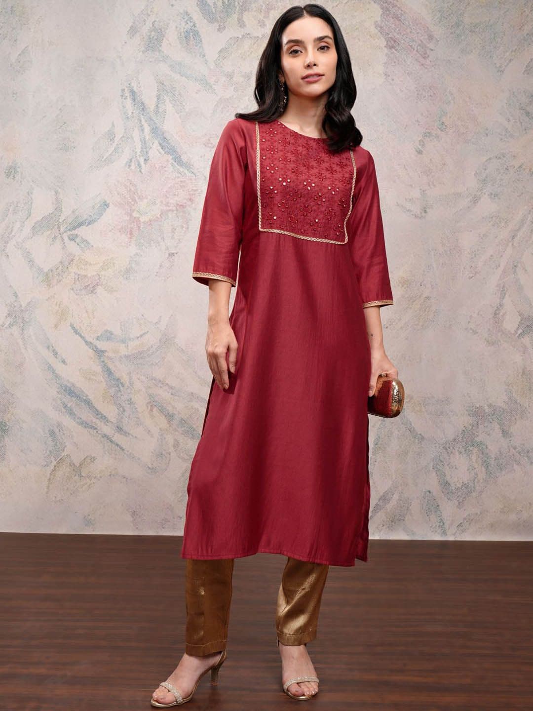 Vishudh Red Geometric Embroidered Regular Mirror Work Straight Kurta - view 1