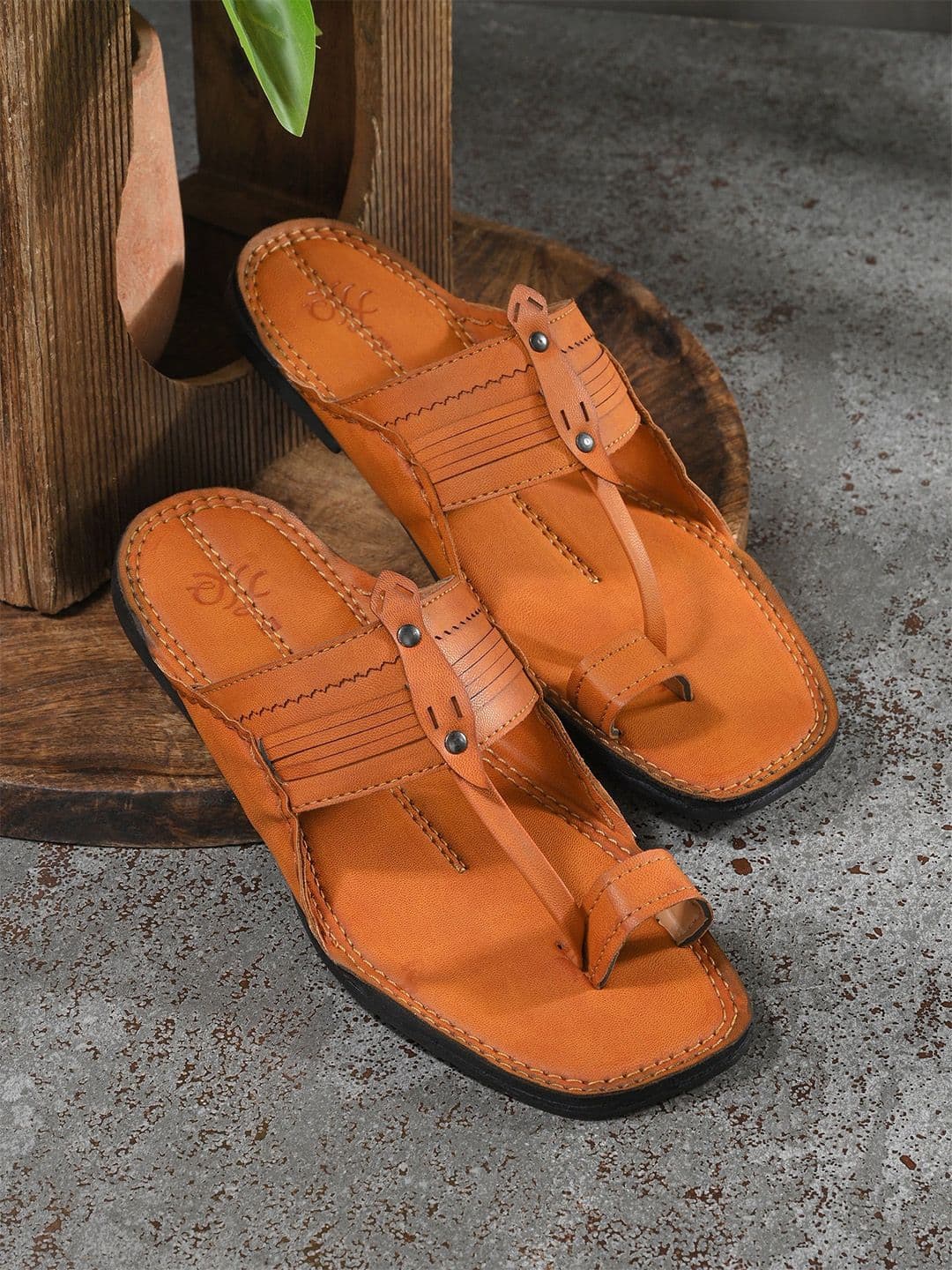 House of Pataudi Men Slip On Kolhapuris - view 1