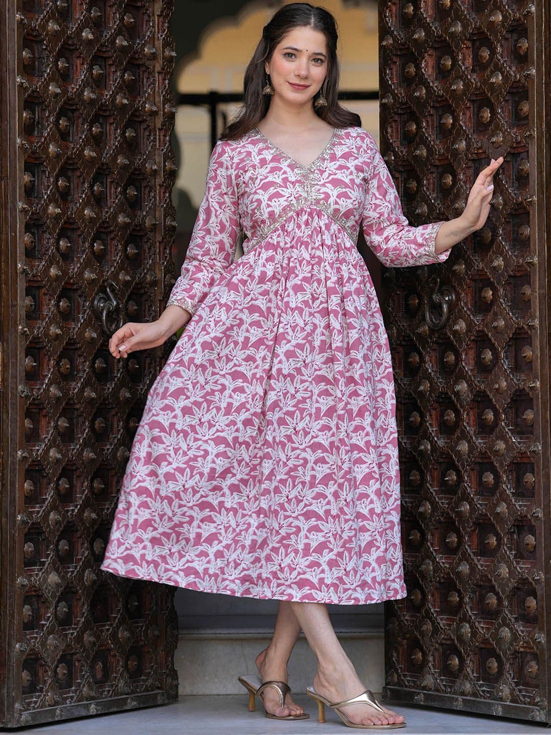 KPF Floral Embroidered V-Neck Empire Styled Sequined Anarkali Kurta - view 1