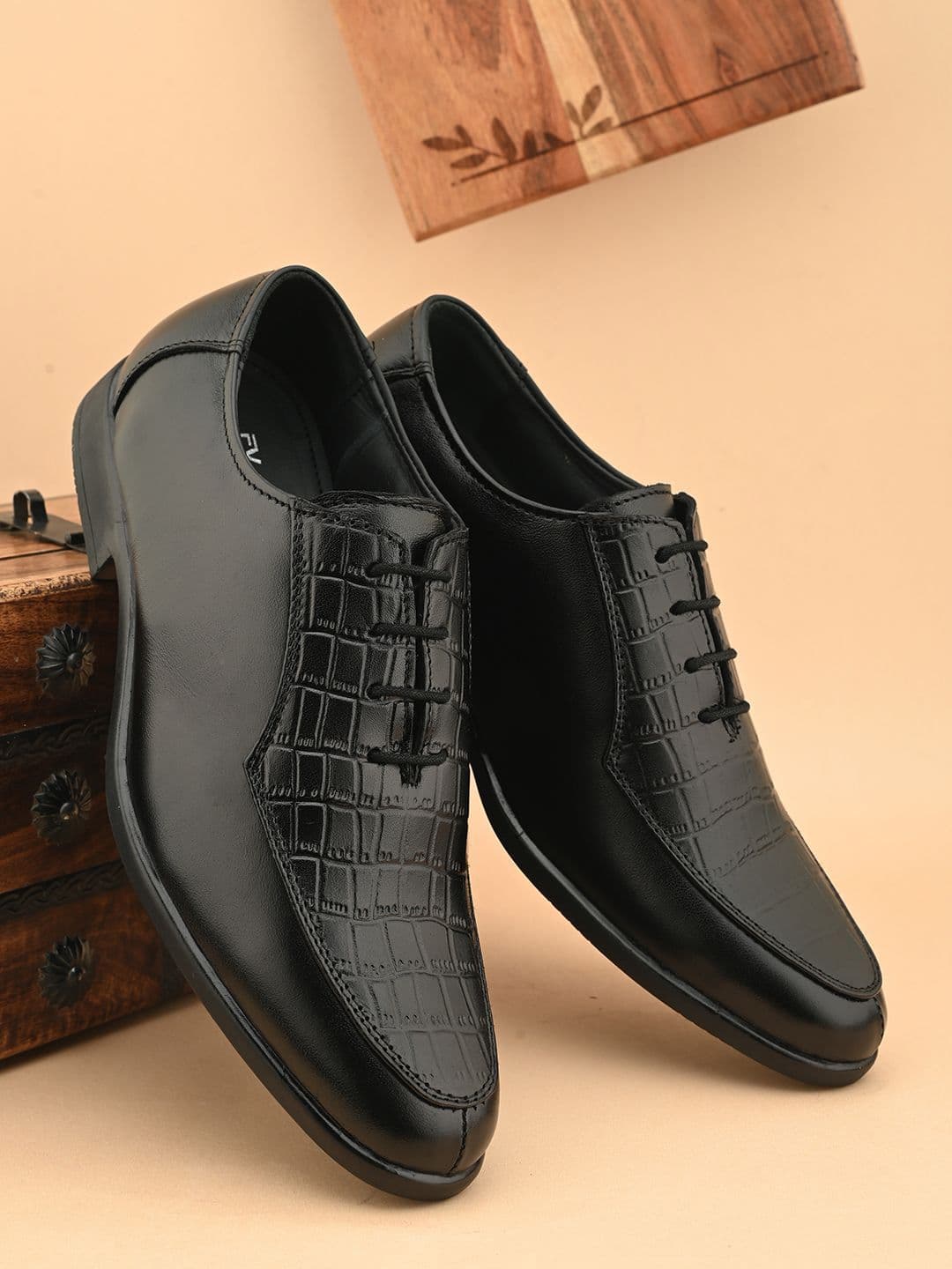 HERE&NOW Men Textured Leather Lace-Ups Formal Oxfords - view 1