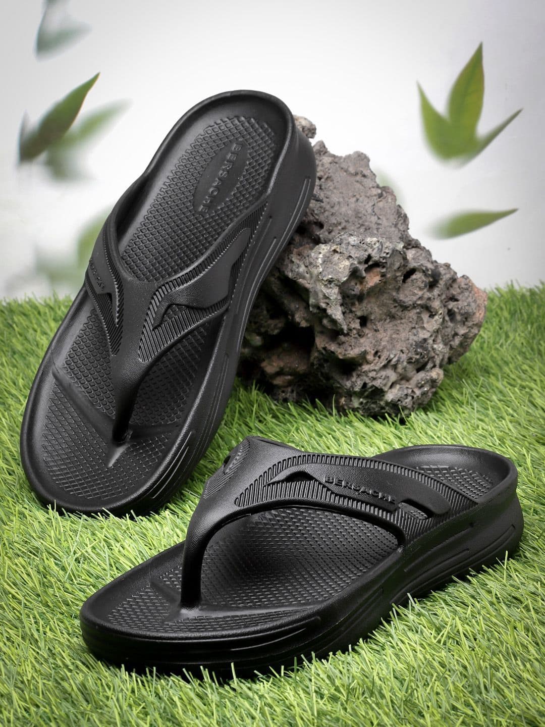 BERSACHE Men Solid Extra Soft Thong Flip-Flops - view 1