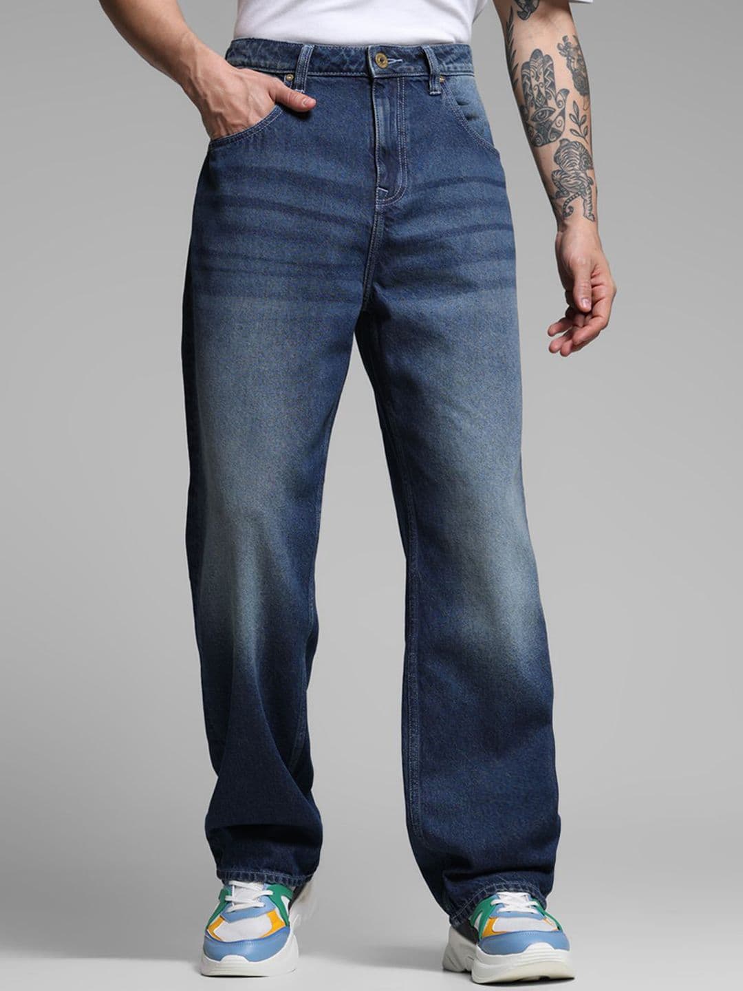 Jack & Jones Men Relaxed Fit Low-Rise Light Fade Jeans - view 1