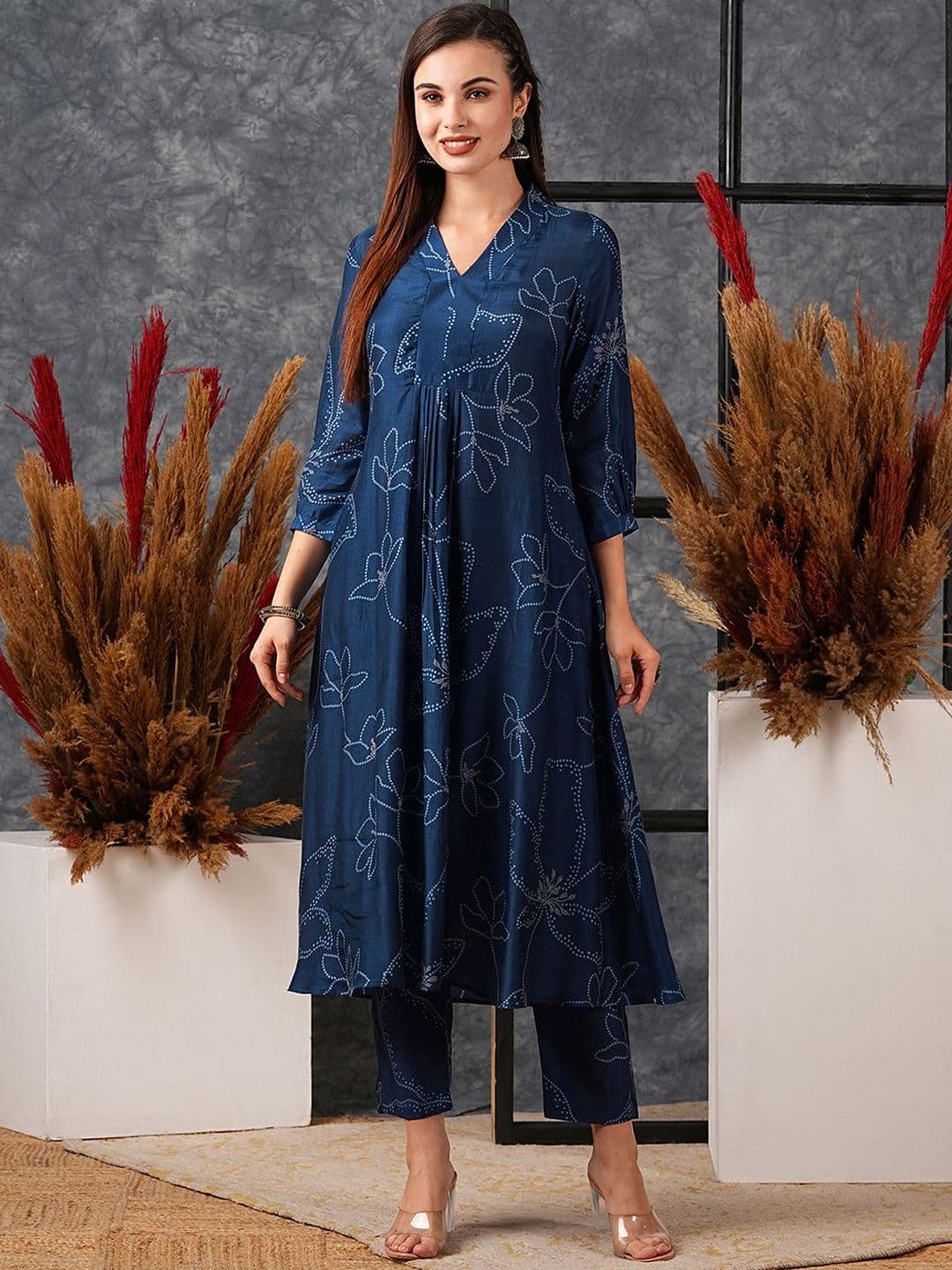GoSriKi Women Floral Printed Regular Kurta with Trousers - view 1
