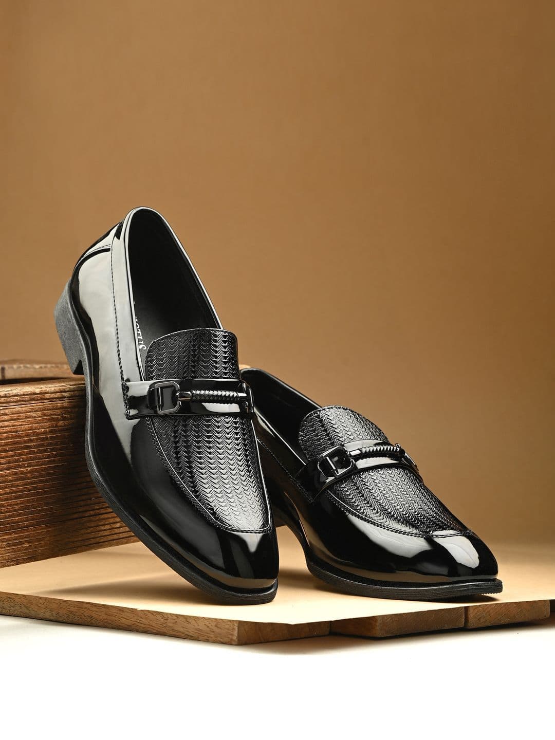 INVICTUS Men Textured Formal Loafers - view 1