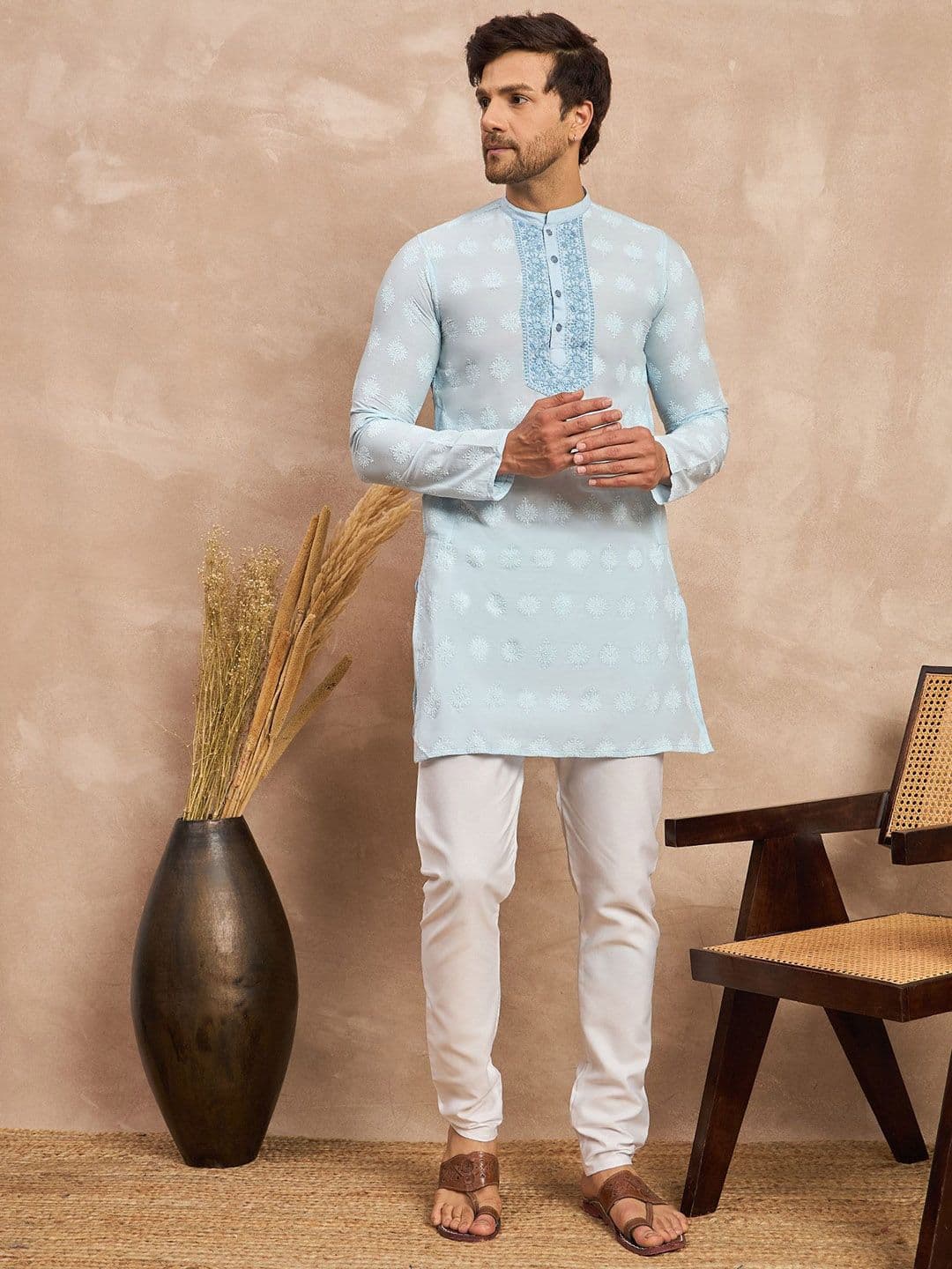 House of Pataudi Embroidered Mandarin Collar Chikankari Pure Cotton Straight Kurta - view 1