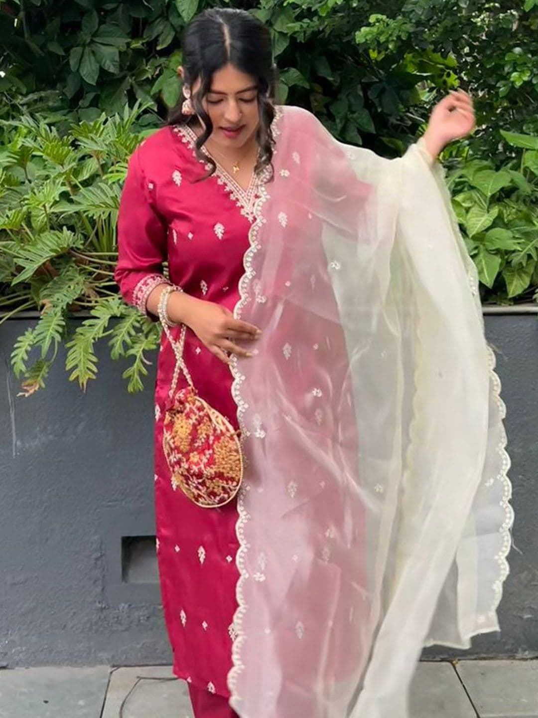 VredeVogel Ethnic Motifs Embroidered Thread Work Kurta With Trousers & Dupatta - view 1
