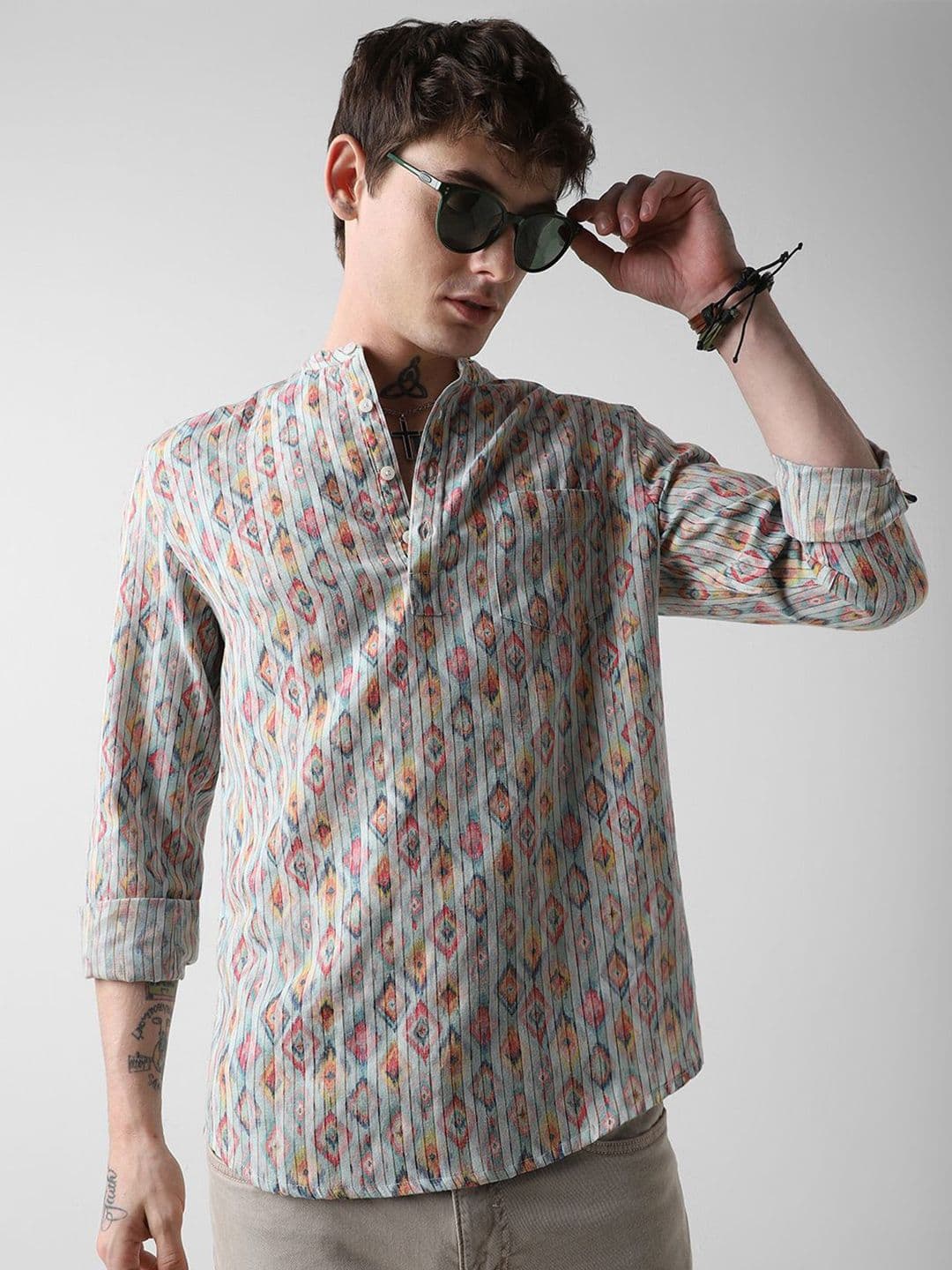 VASTRADO Geometric Woven Design Mandarin Collar Straight Short Republic Day Republic Day Kurta