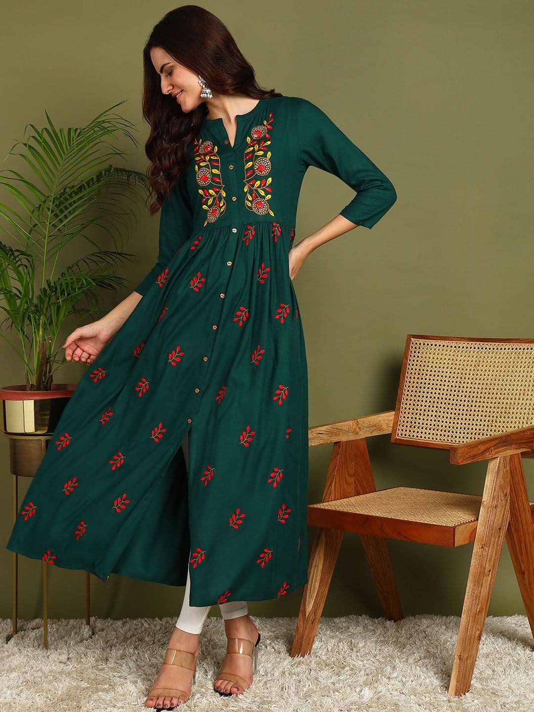 Kapad Dwar Floral Embroidered Thread Work Pleated Mandarin Collar A-Line Kurta - view 1