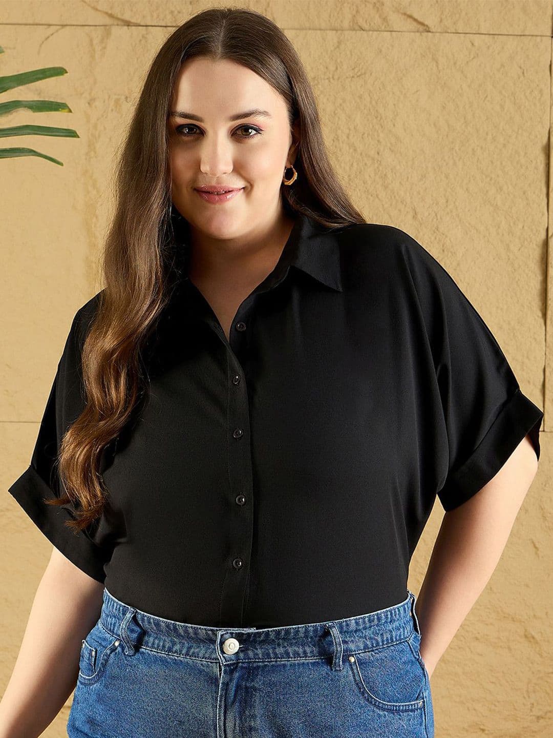 Berrylush Curve Plus Size Women Spread Collar Solid Casual Shirt - view 1