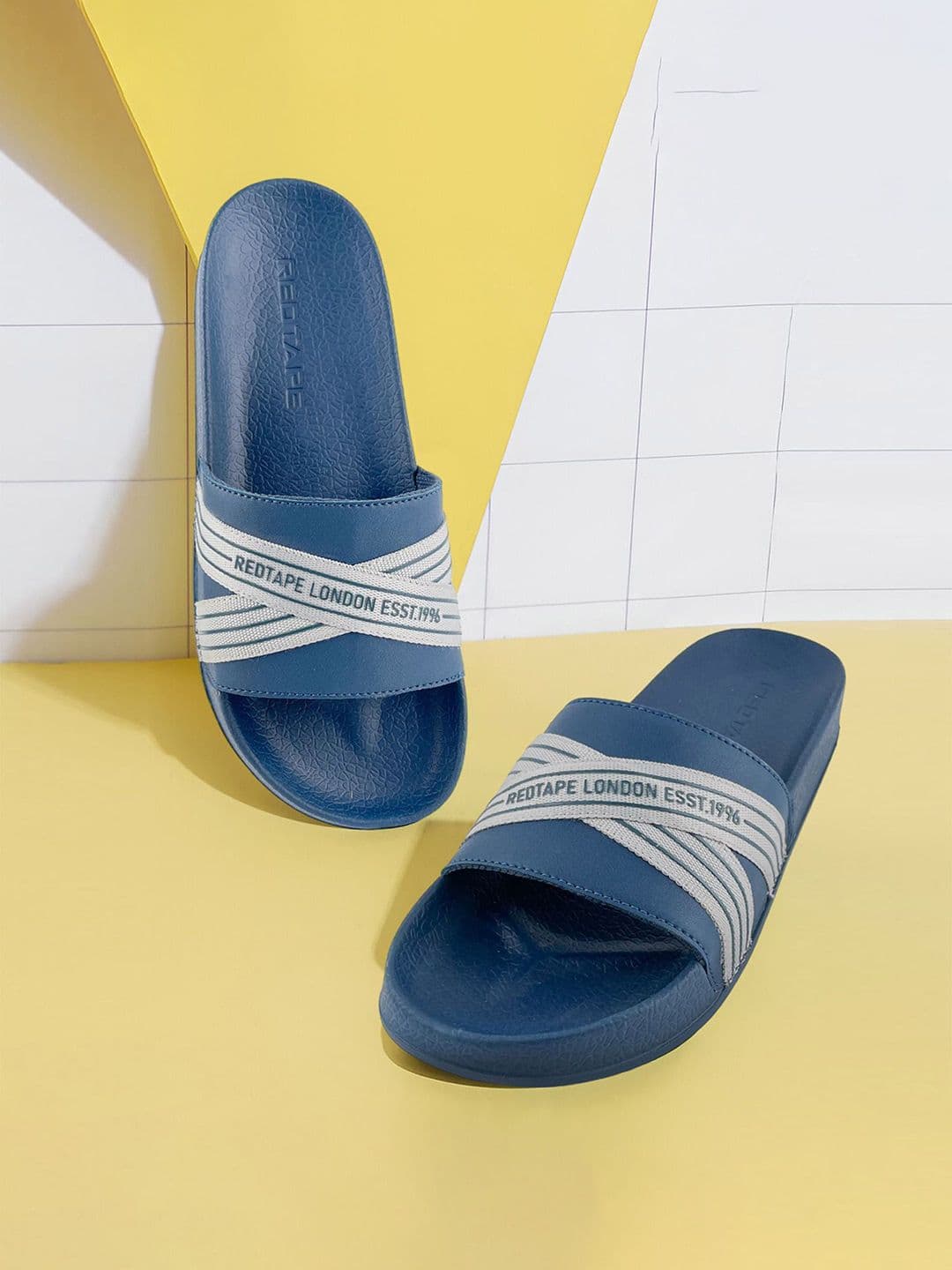 Red Tape Men Sliders - view 1