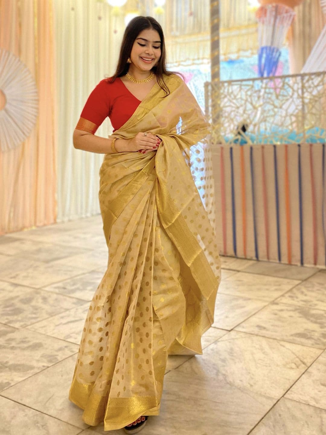 DIVASTRI Woven Design Zari Tissue Banarasi Saree - view 1