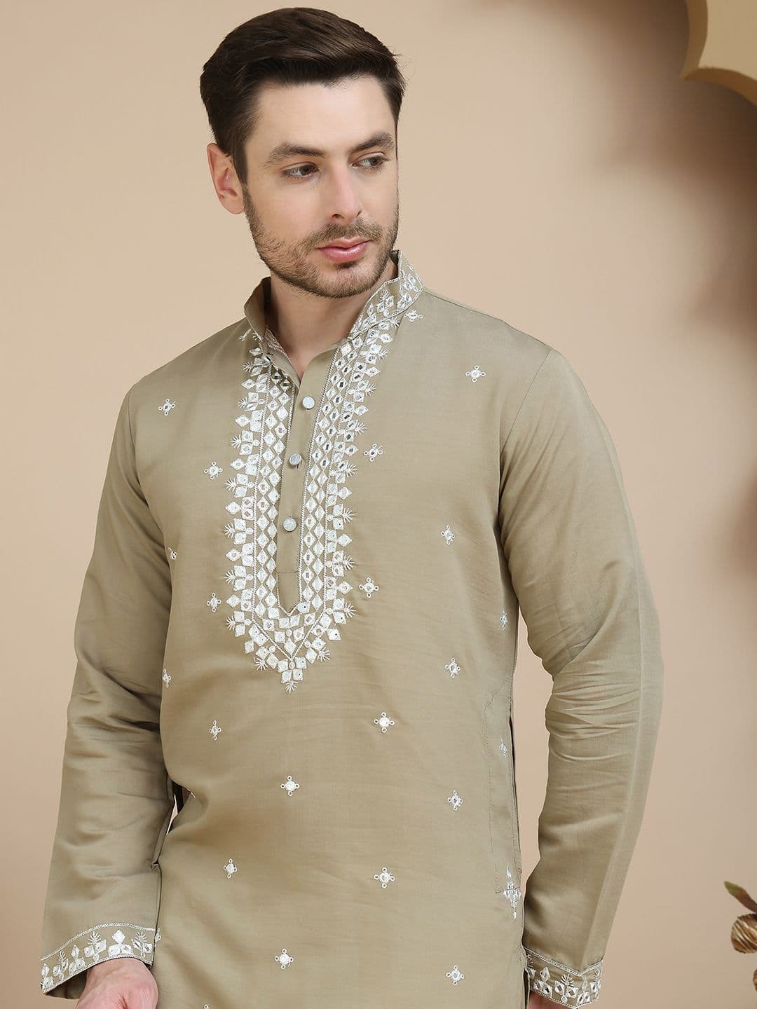 Jompers Men Geometric Embroidered Mirror Work Kurta - view 1