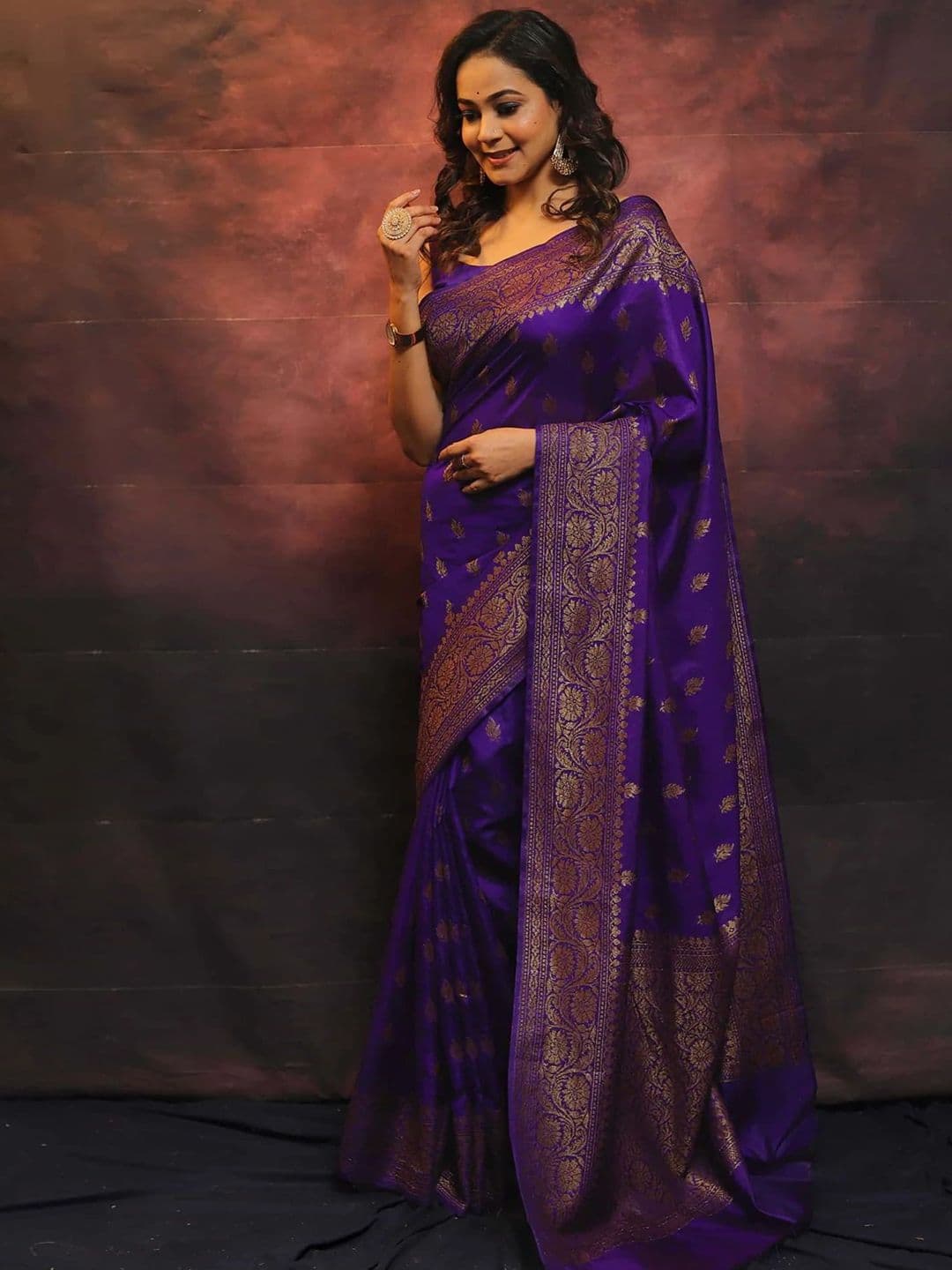 HERE&NOW Ethnic Motifs Zari Art Silk Banarasi Saree - view 1