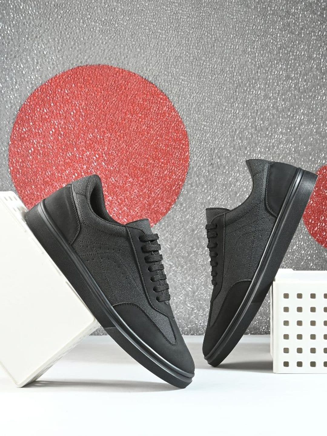 The Roadster Lifestyle Co Men Lace Up Casual Sneakers
