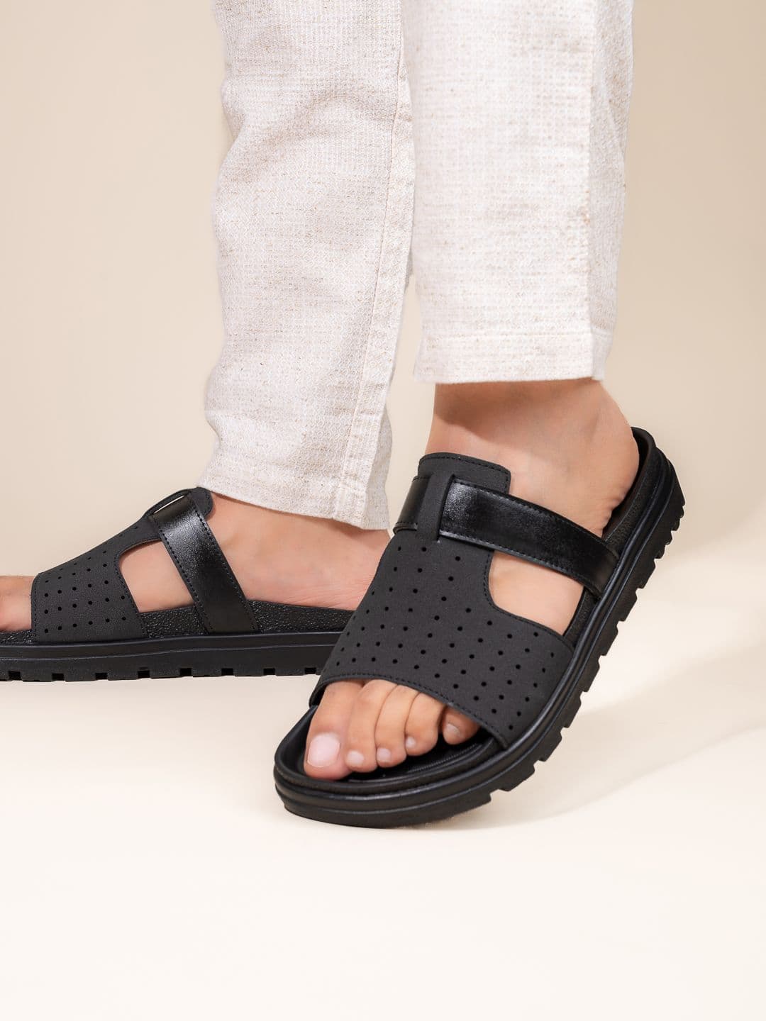 The Roadster Lifestyle Co Men Casual Sandals - view 1