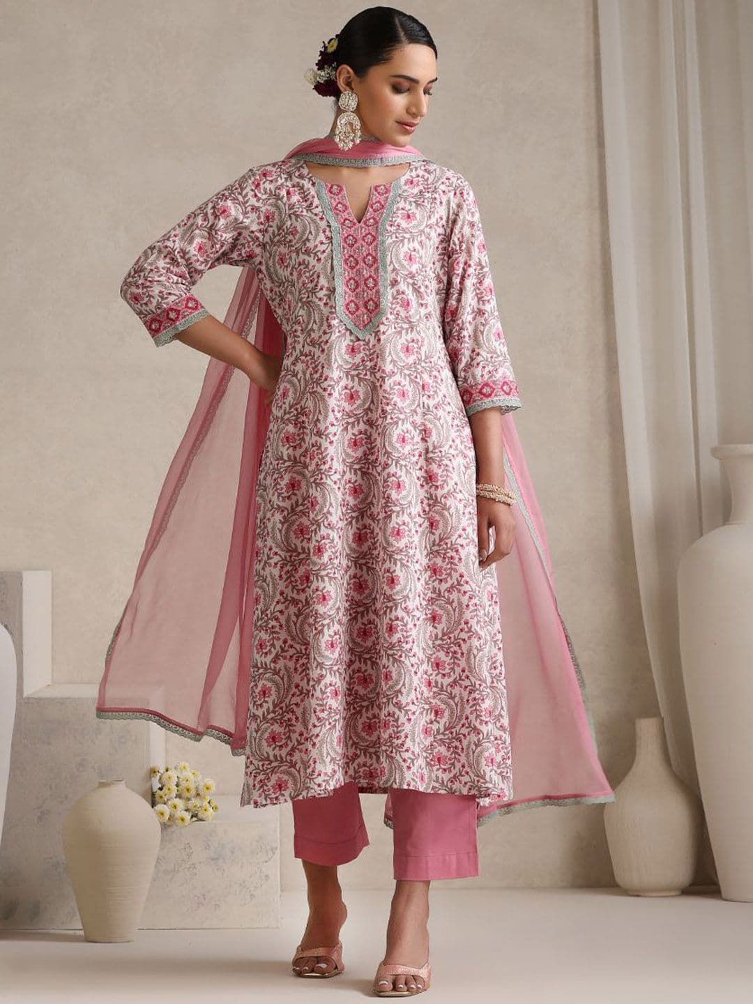 Khushal K Women Floral Printed Angrakha Pure Cotton Kurta with Palazzos & With Dupatta - view 1