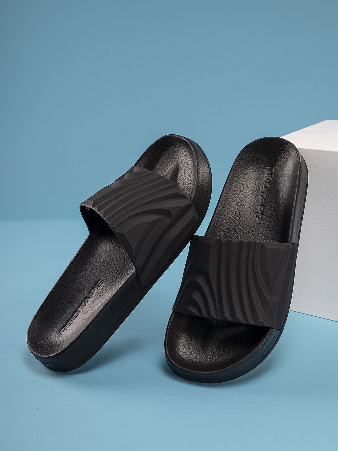 Red Tape Men Self Design Sliders - view 1