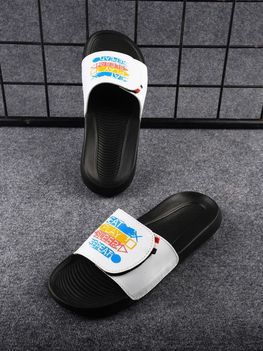 PERY PAO Men Printed Sliders - view 1