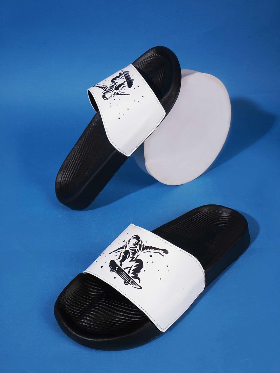 PERY PAO Men Printed Sliders - view 1