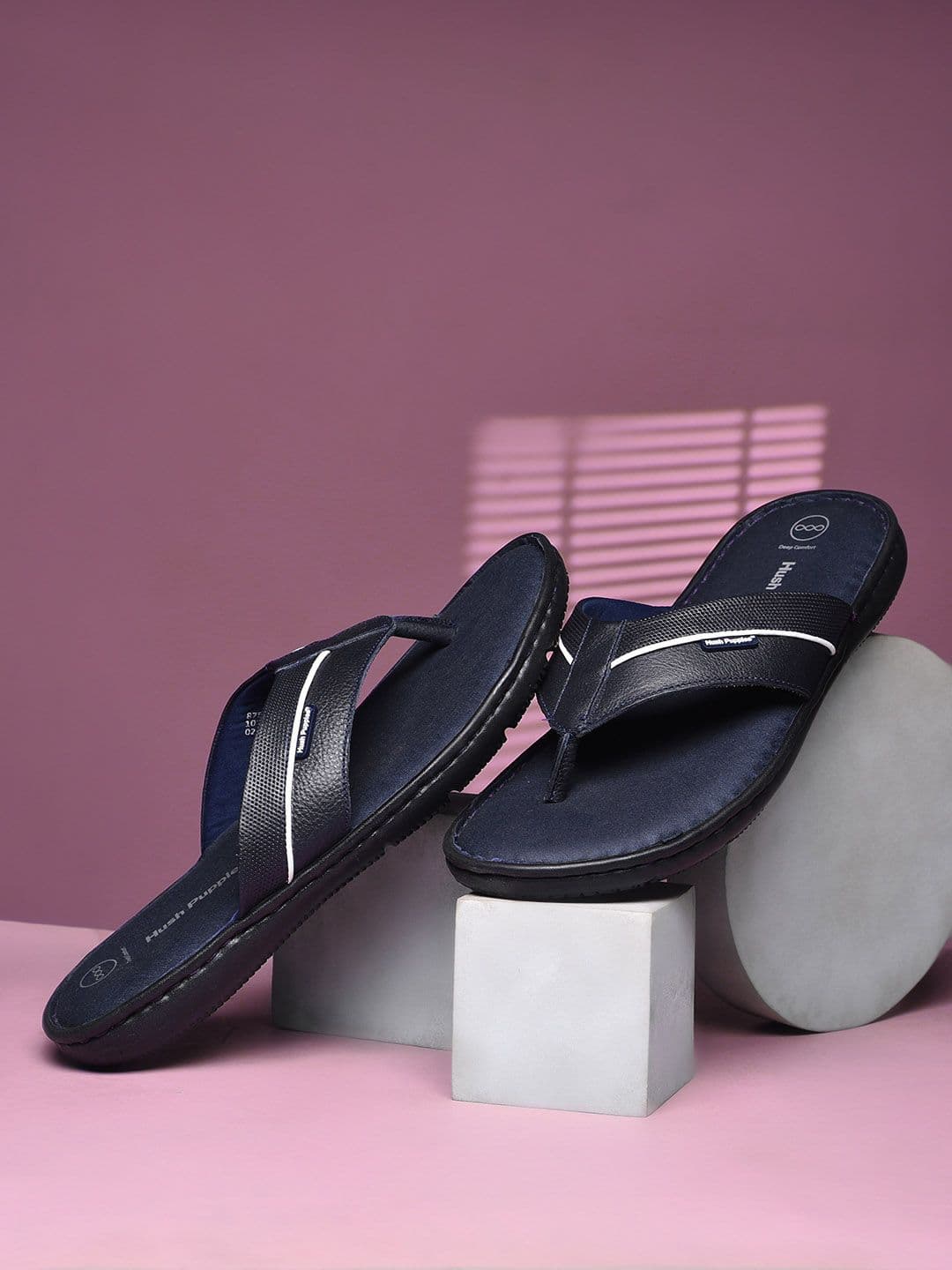 Hush Puppies Men Croslite Thong Flip-Flops - view 1