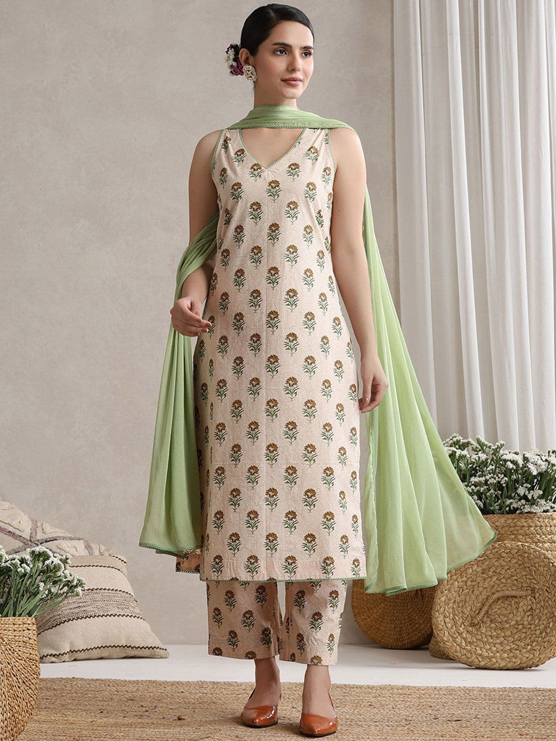 Khushal K Floral Printed V-Neck Pure Cotton Kurta With Palazzos And Dupatta - view 1
