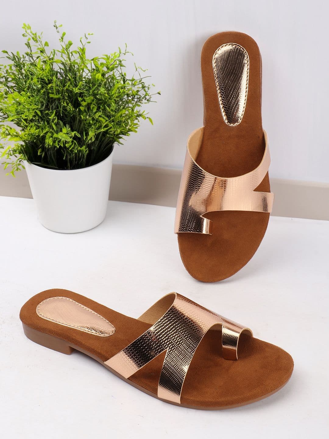 AVIVASTYLE Women Solid Casual One Toe Flats - view 1
