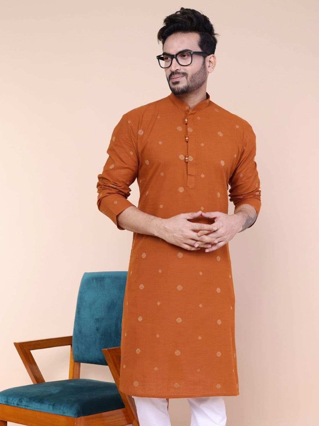 W & G Geometric Woven Design Mandarin Collar Cotton Silk Straight Kurta - view 1