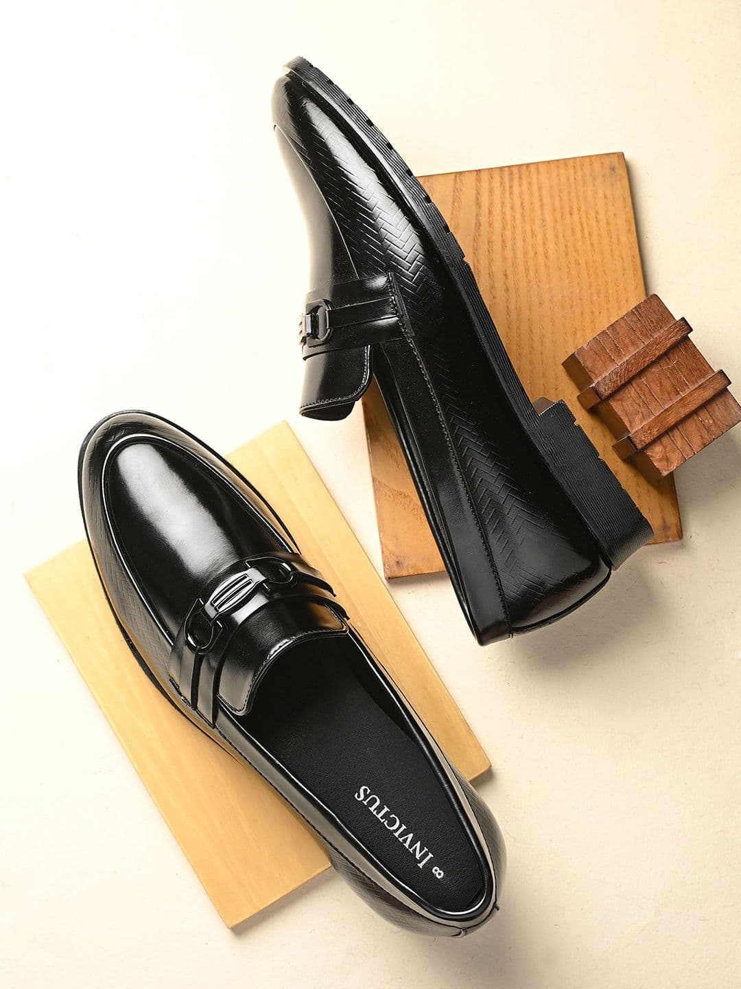 INVICTUS Men Textured Formal Loafers - view 1